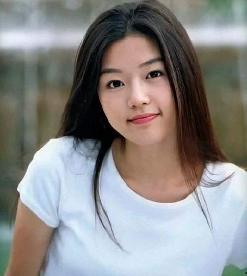 娱乐吃瓜酱女生第六感,娱乐吃瓜酱女生如何洞察娱乐圈风云